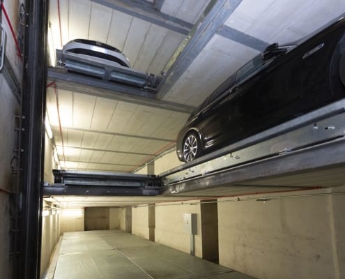 Parcheggio automatico vista dal basso